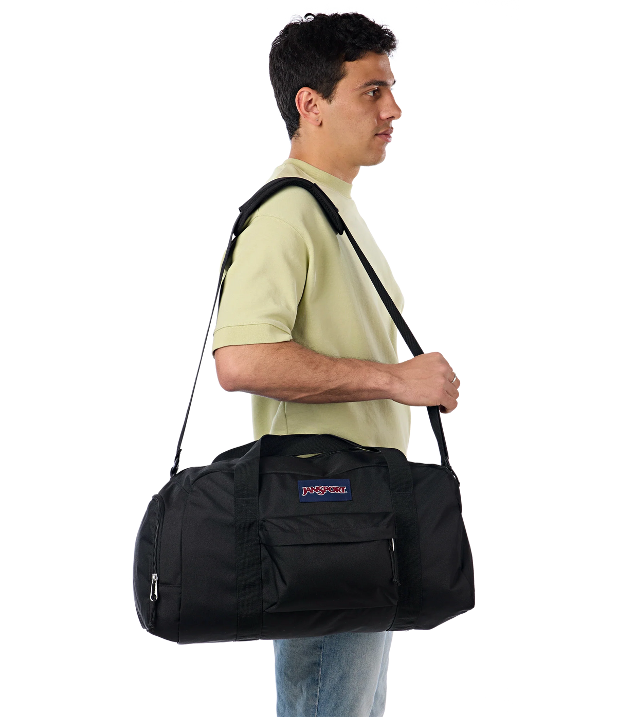 weekender-medium-duffel-b8 JS0A85VF008-MODEL.webp