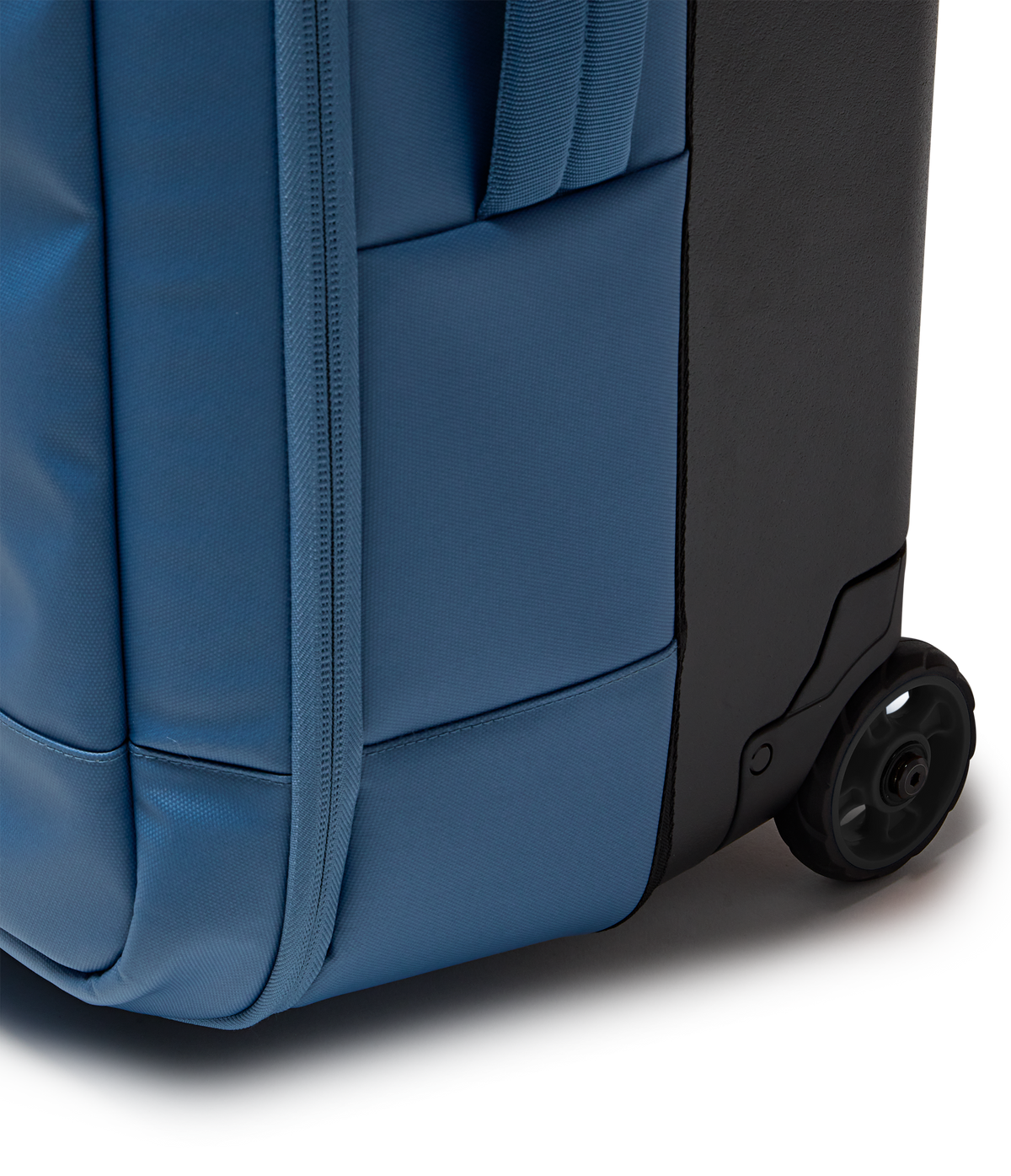 good-latitude-30-rolling-duffel-f8 JS0A86EOEW5-DET4.png