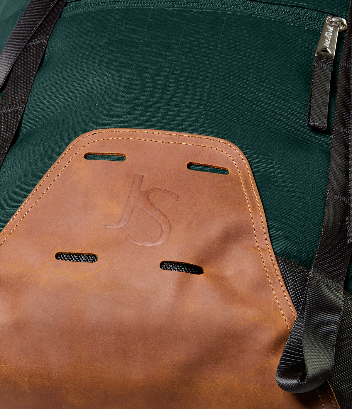 cruiser-rucksack-t0 JS0A86EP7F7-DET4.png