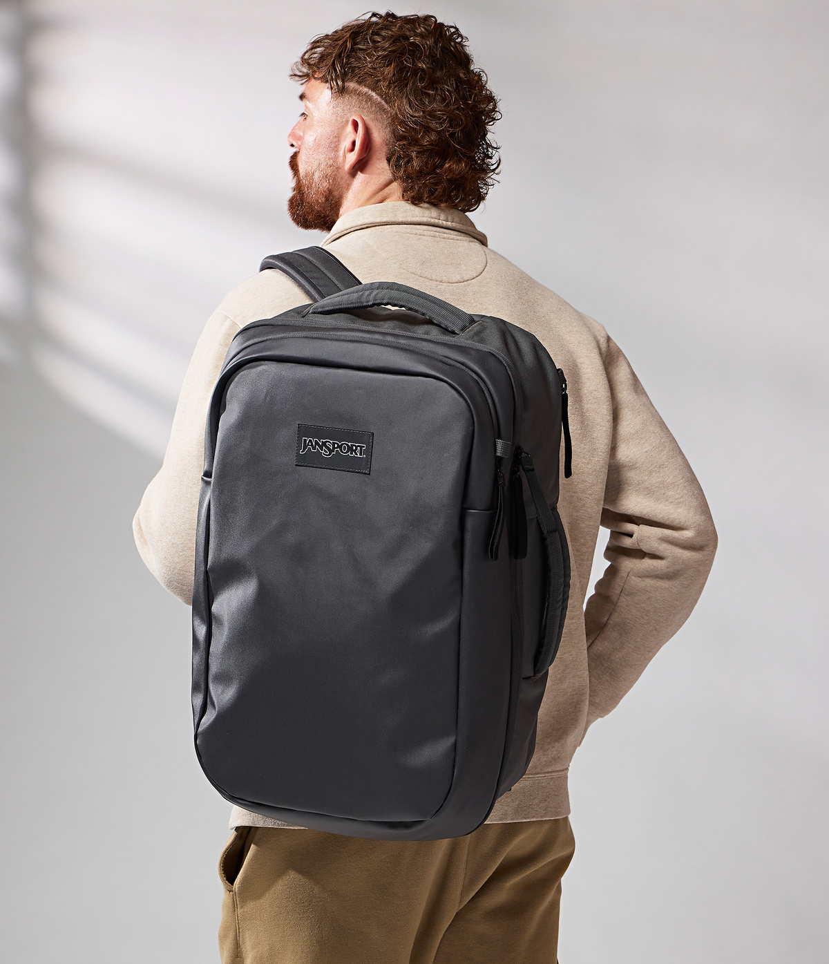 good-latitude-travel-pack-40l-j6 JS0A86EUDMX-MODEL.png